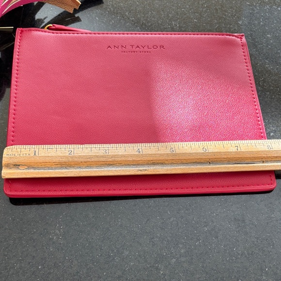 Ann Taylor Vibrant Red Cosmetic Case Storage Organization Faux Leather EUC - Picture 6 of 6